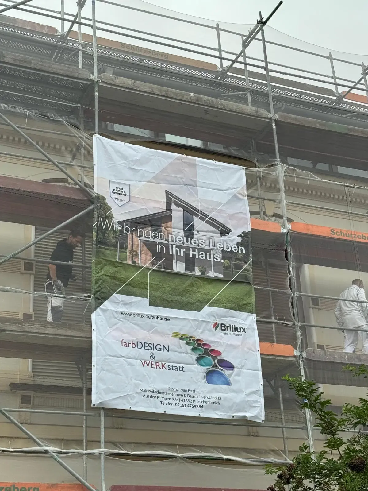 Fassadensanierung in Korschenbroich durch farbDESIGN & WERKstatt – Malerbetrieb für Außenarbeiten, Renovierung und kreative Farbgestaltung mit Brillux-System.